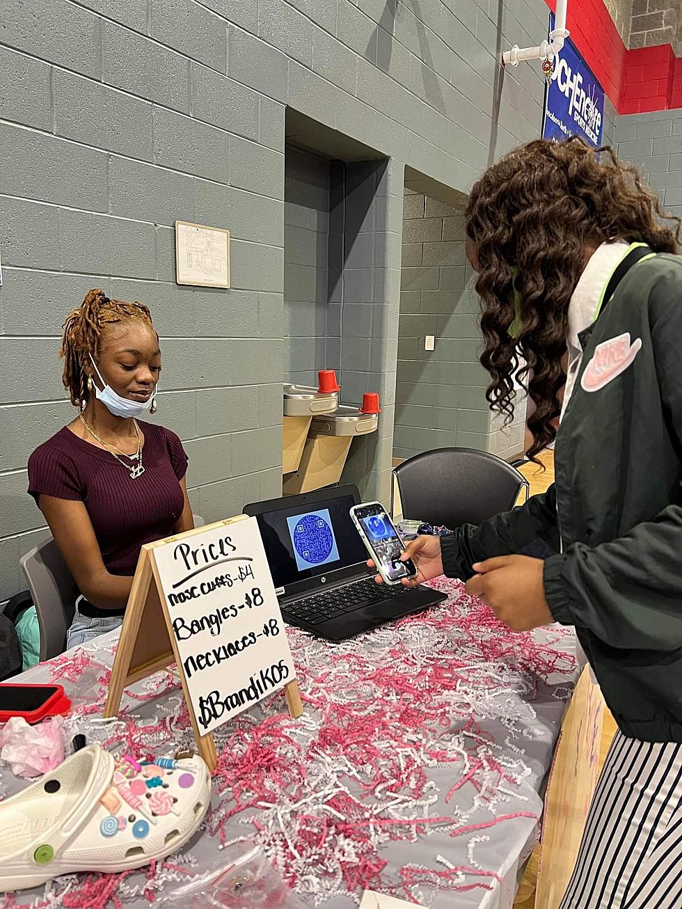Tuscaloosa, Alabama High School Showcases Their Student Entrepreneurs