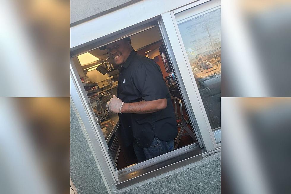 Northport, Alabama Fast Food Worker Runs Entire Restaurant Alone