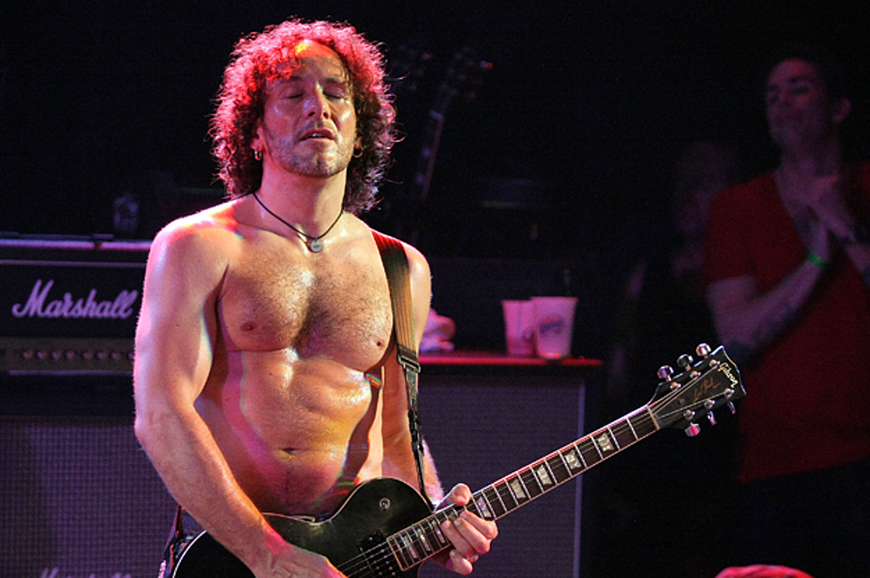 Def Leppard’s Vivian Campbell Plans Reunion Of Classic Dio Band
