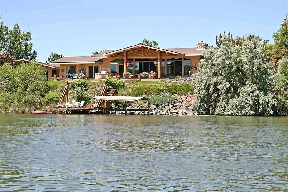 Ever Wanted To Own A Home Right On The Snake River? (PHOTOS)