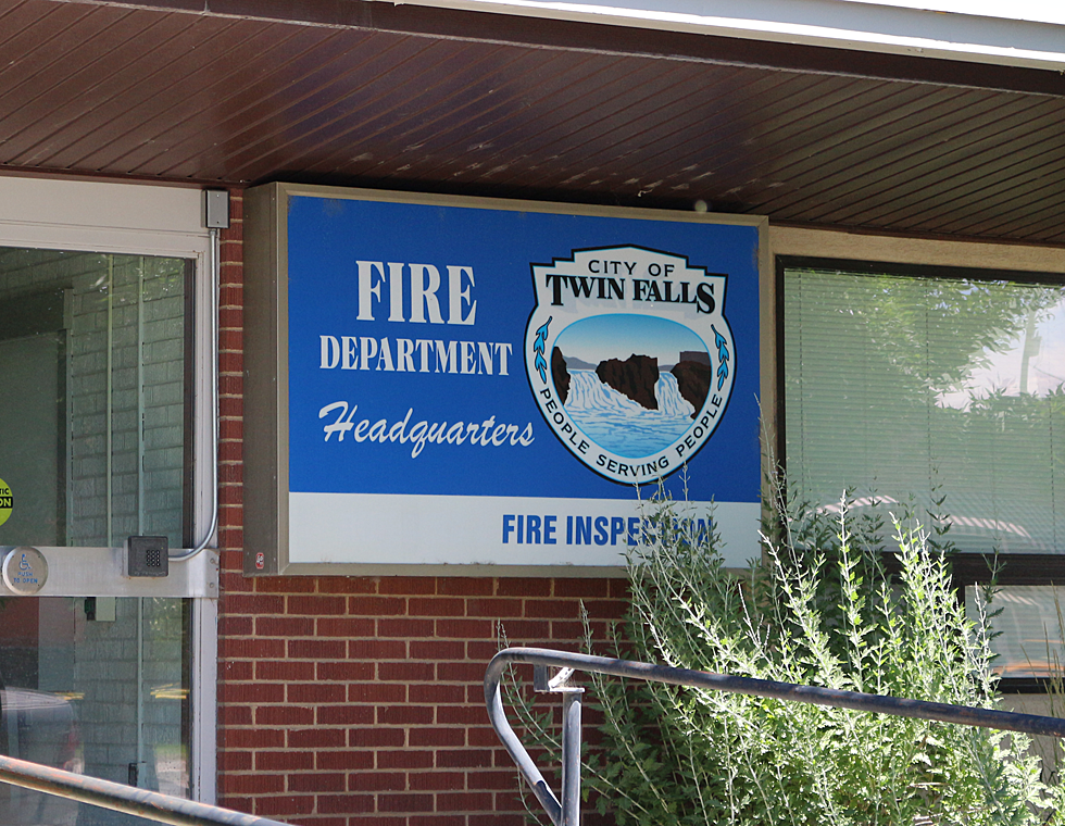 Twin Falls Business Offers Free Photos For Police Officers And Firemen