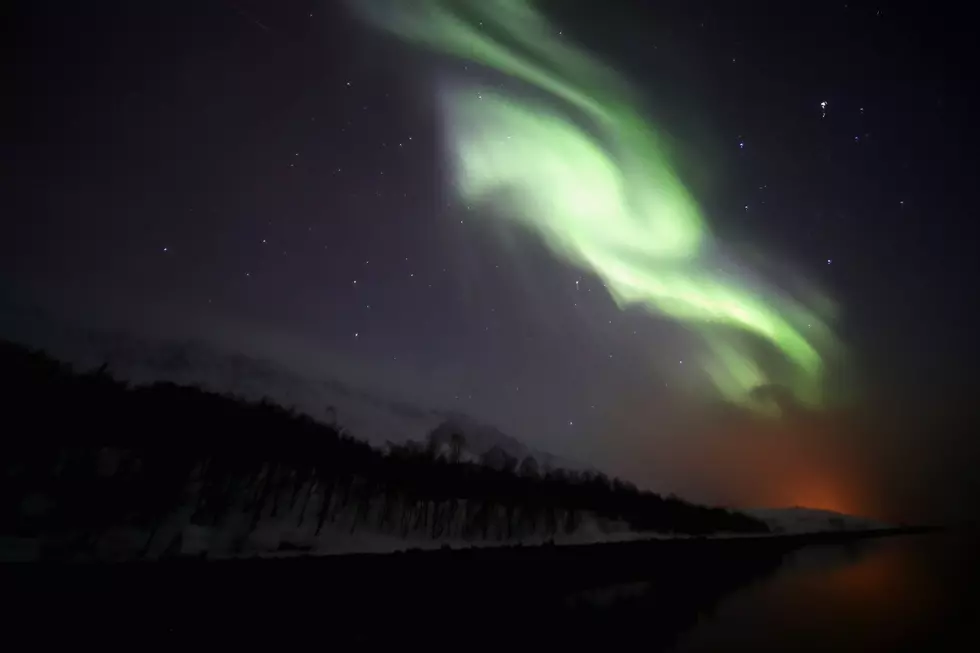 Amazing Pics of Northern Lights Captured Over Craters of the Moon (WATCH)