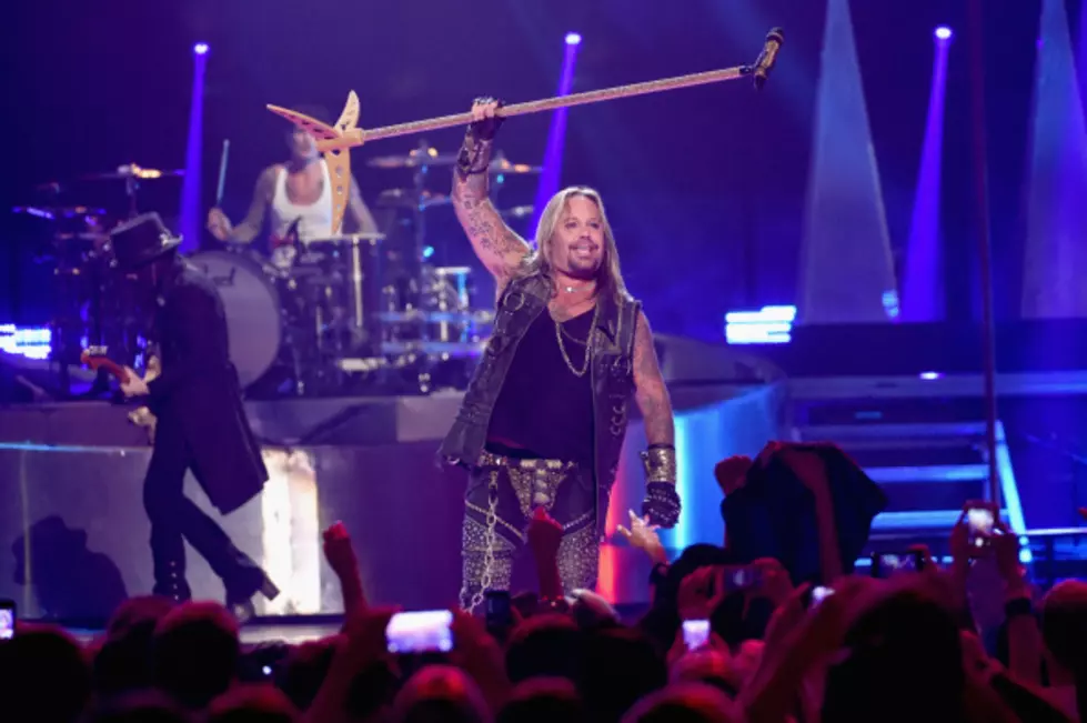 Motley Crue’s Vince Neil Performing Free Show At Cactus Petes