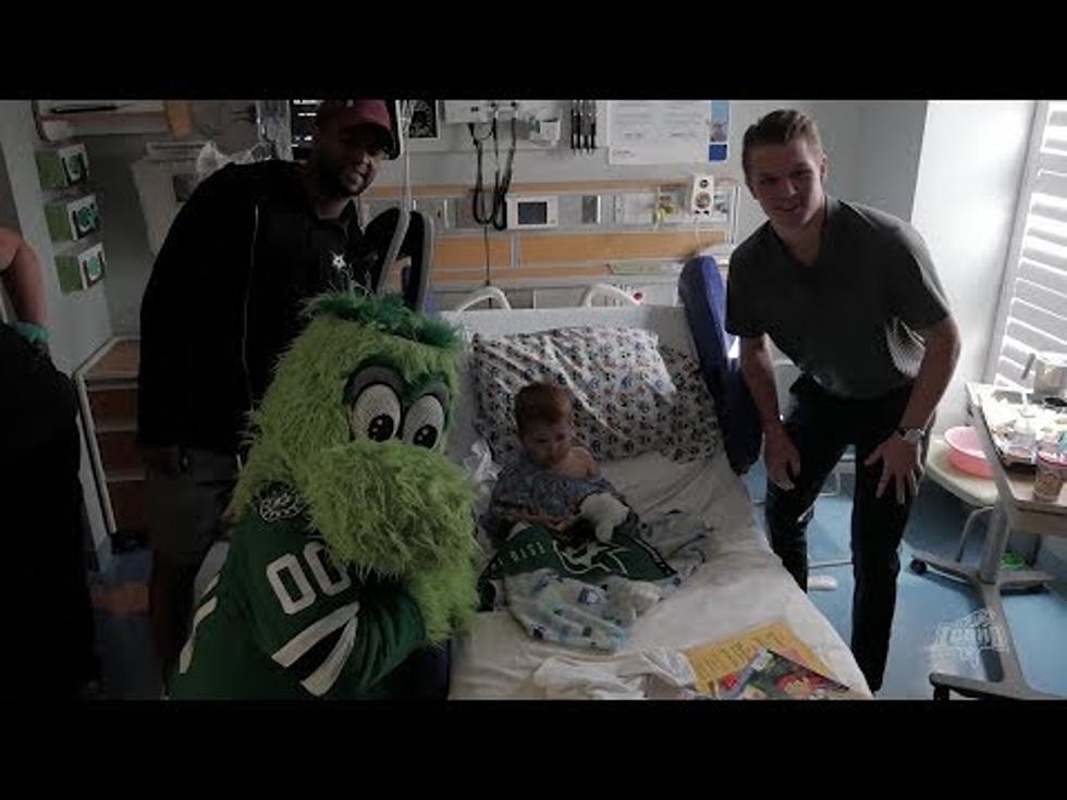 Pro Hockey Team Visits Children At St. Luke’s Hospital In Boise