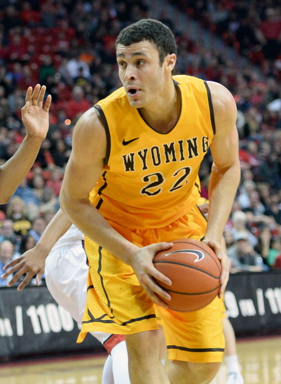 Larry Nance, Jr. Bids Farewell to Wyoming Fans and Honors Coach Larry Shyatt (Video)