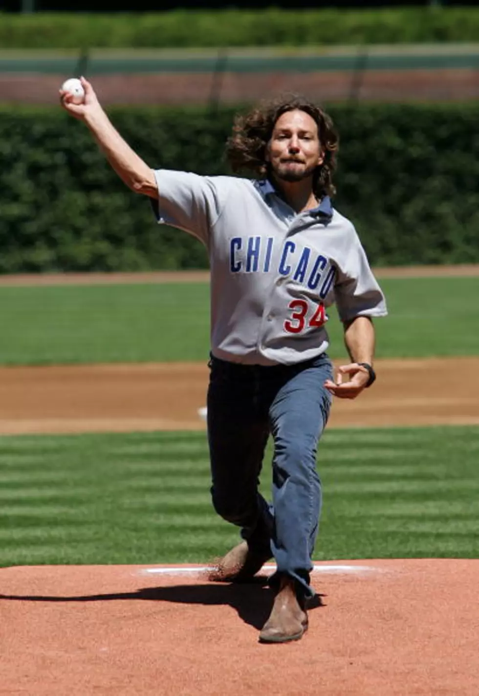 Eddie Vedder Sings ‘Take Me Out To the Ballgame’…Again