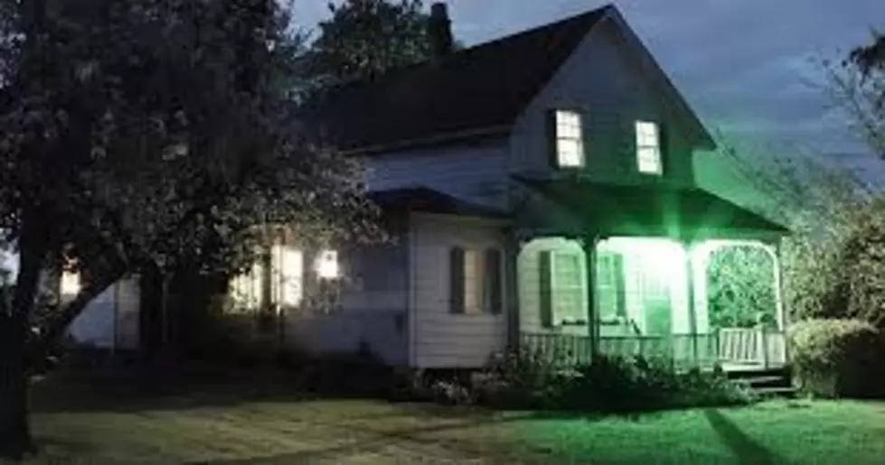 What Do the Green Lights on Porches in Wyoming Mean?