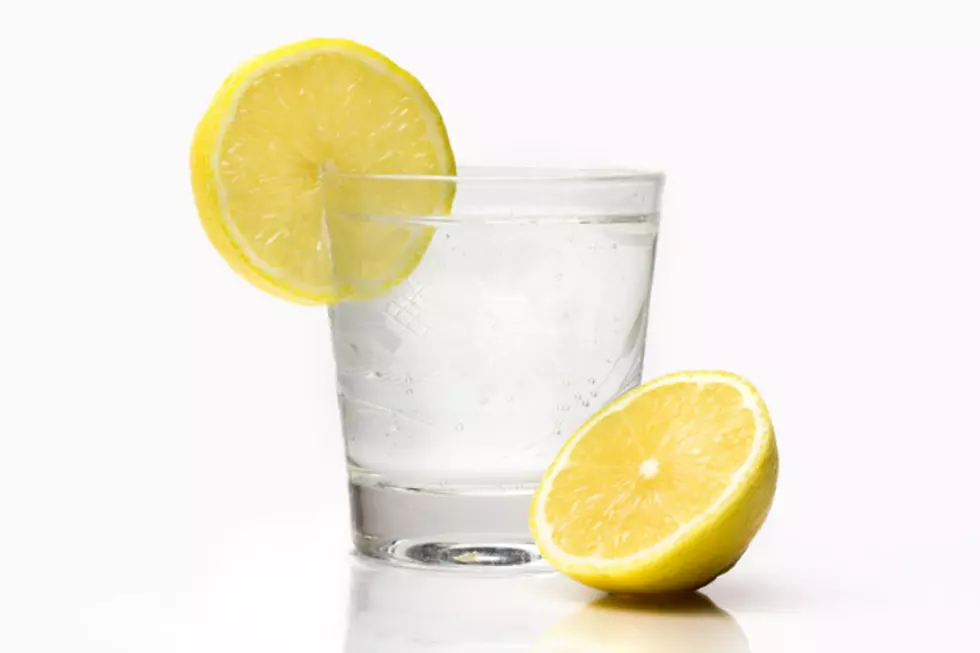 5 Reasons To Drink Lemon Water