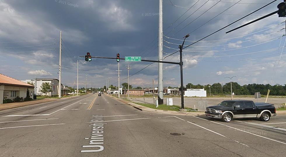 3-Vehicle Wreck University Boulevard Sends Woman to Hospital in Tuscaloosa, Alabama