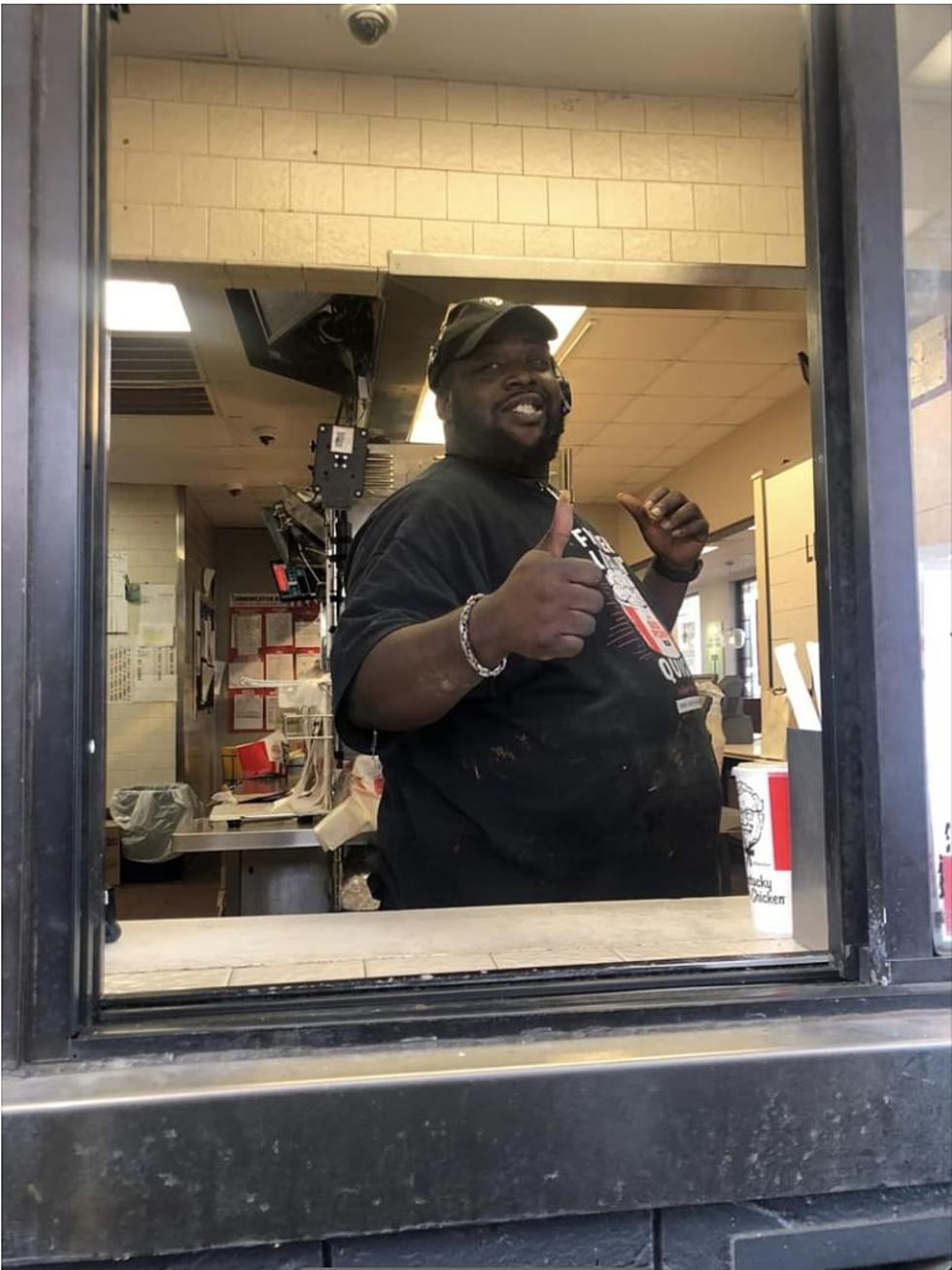 Service With A Smile In Tuscaloosa: One Man Works Entire KFC