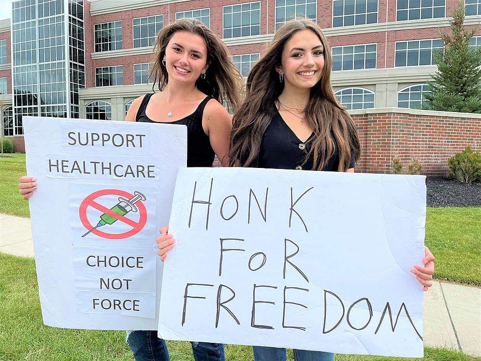 Group Protests Vaccination Mandate at Dover, NH Hospital