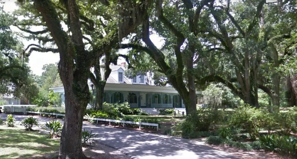 Picture May Have Captured a Ghost at The Myrtles Plantation in Louisiana