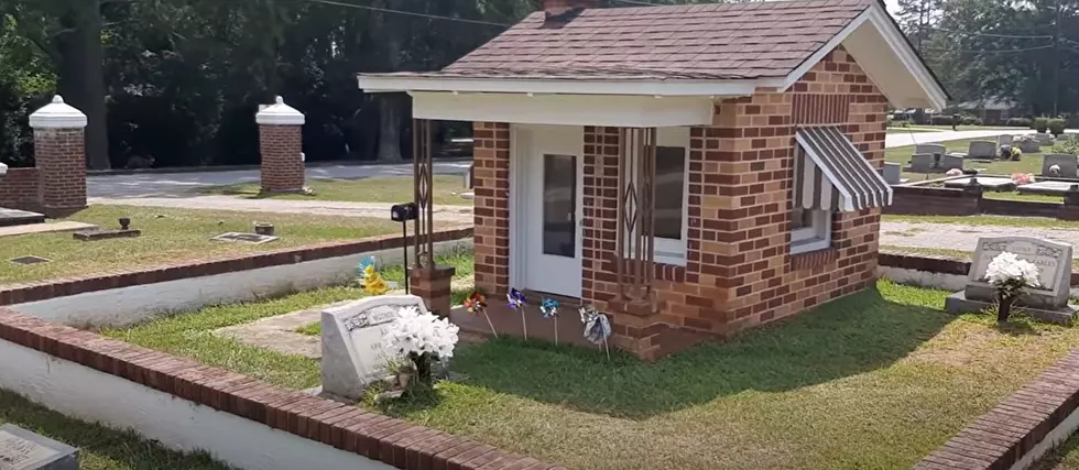 Lanett, Alabama Girl’s Grave Marker Is the Doll House She Always Wanted