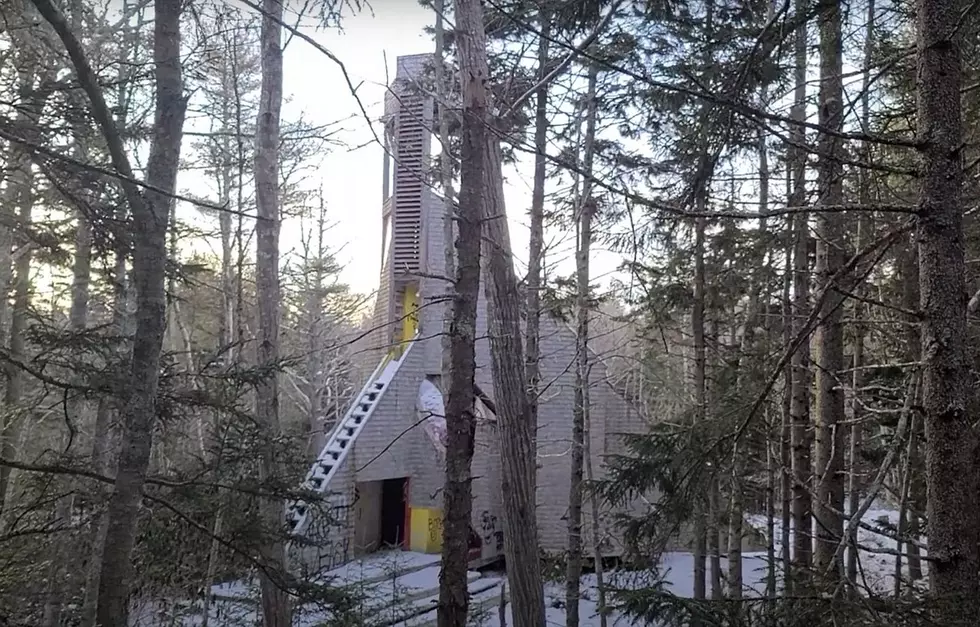 This Freaky Abandoned House in Bristol, Maine Looks Like Something out of Star Wars