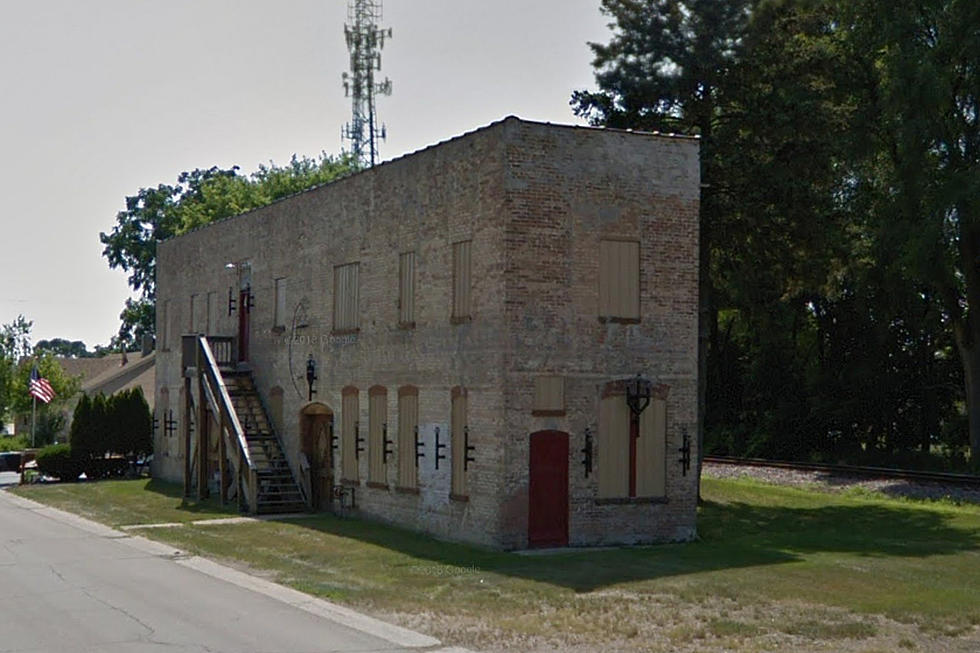 The Internet is Baffled By an Oddly Shaped Building in Belvidere, Illinois