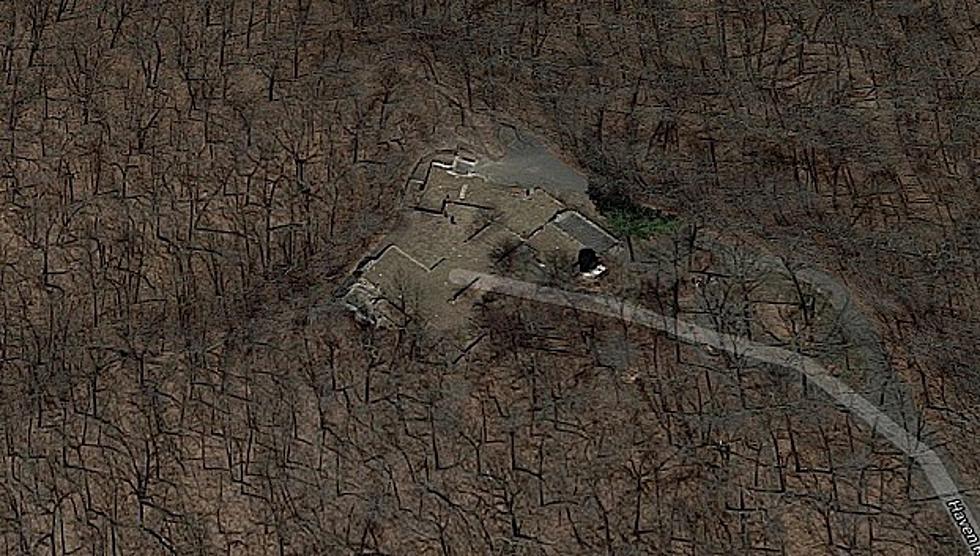 Edsel Ford’s Lavish Retreat Sits In Ruins Near Pontiac, Michigan