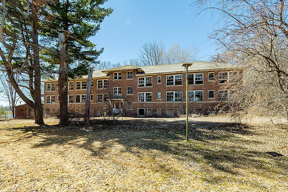 Haunted Lakeside Sanitarium North of Minneapolis For Sale – Less Than $100k