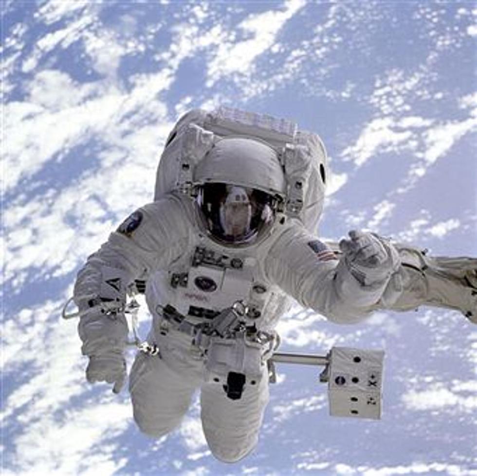 first untethered spacewalk