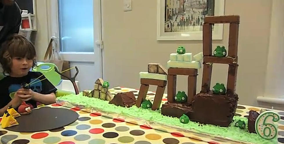 Angry Birds Now A playable Interactive Birthday Cake [Video]