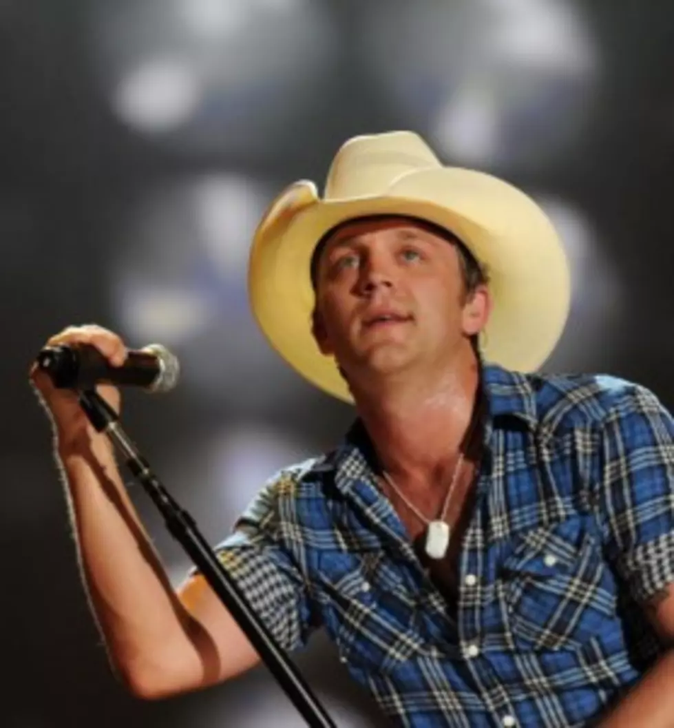 Justin Moore&#8217;s Tour Bus Catches Fire