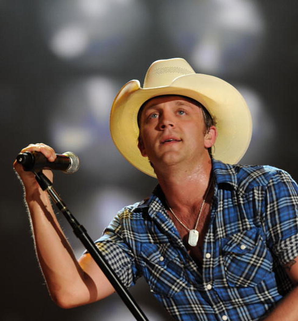 Justin Moore’s Tour Bus Catches Fire