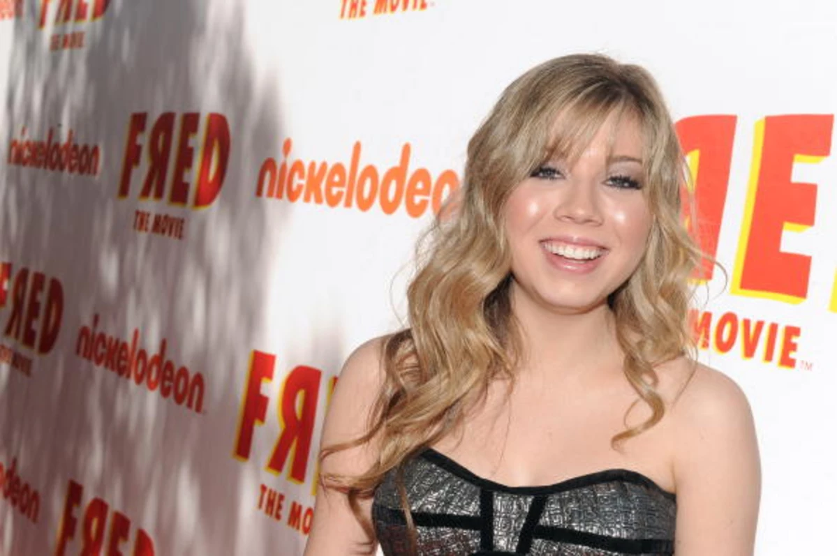 Sam From iCarly Comes Out With Video Premiere