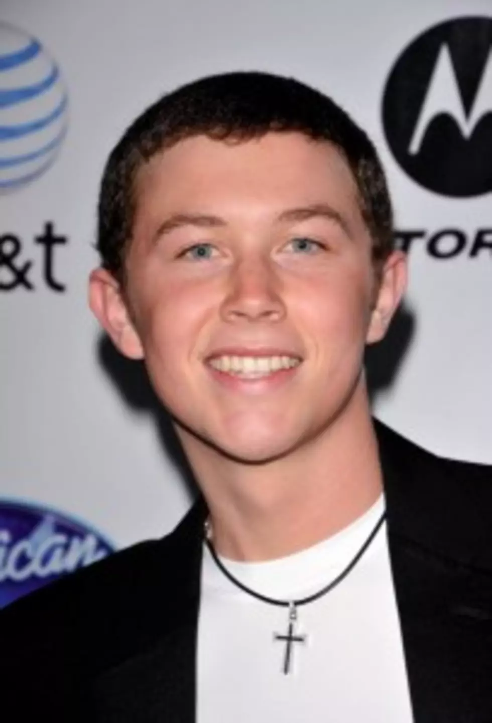 Idol&#8217;s Country Boy Scotty McCreery Holds His Own Last Night! [VIDEO]