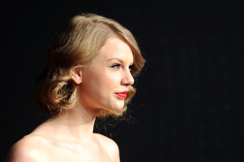 Country  Music Timeline:  Taylor Swift Gives Acting A Shot