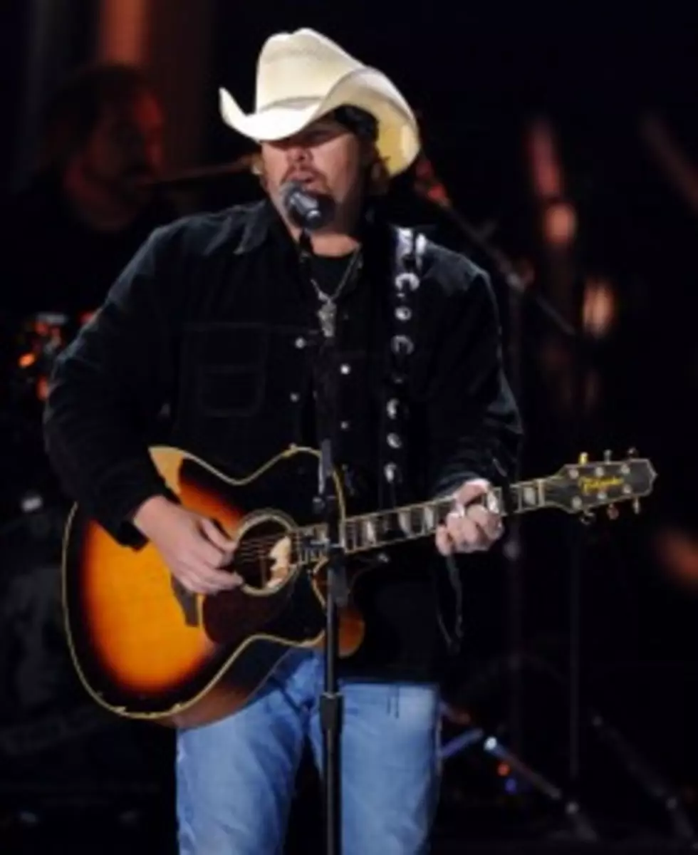 Toby Keith Sings on &#8216;Dancing With the Stars&#8217; [Video]