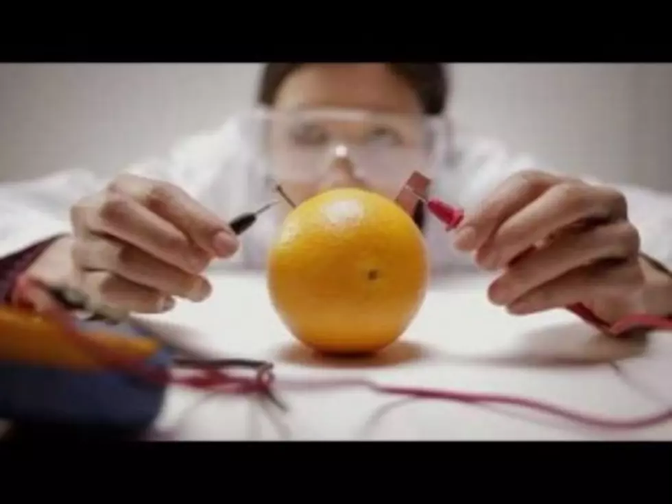 Outdoor Advertising Powered by Oranges [VIDEO]