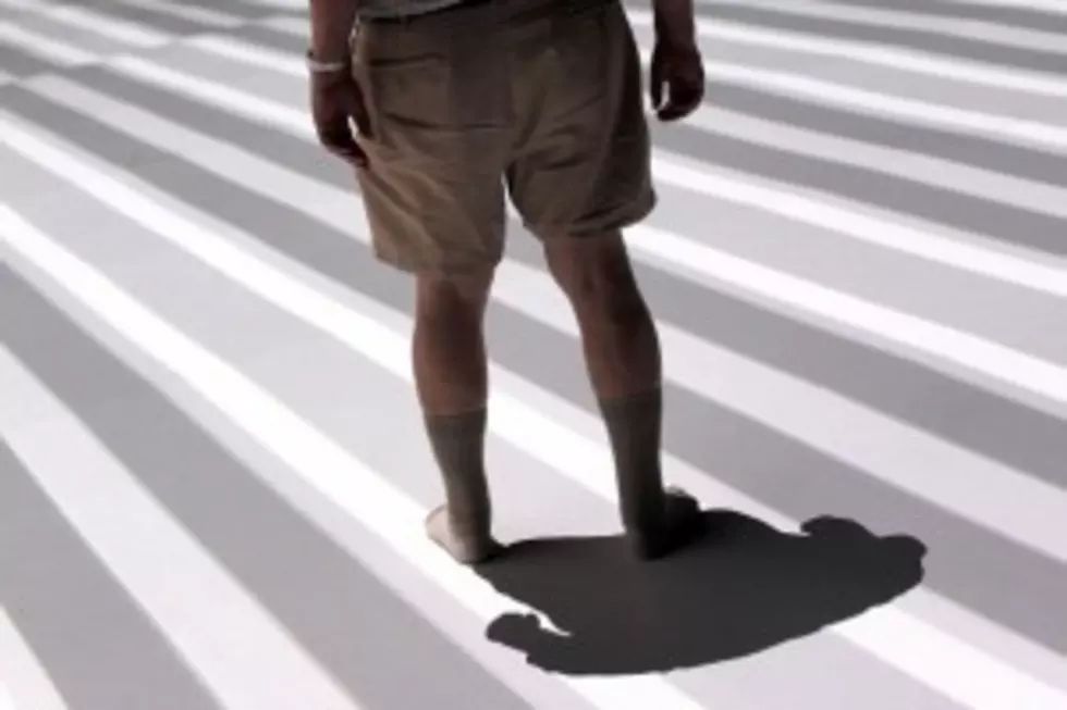 Sidewalk Art Provides Cool Optical Illusion [VIDEO]