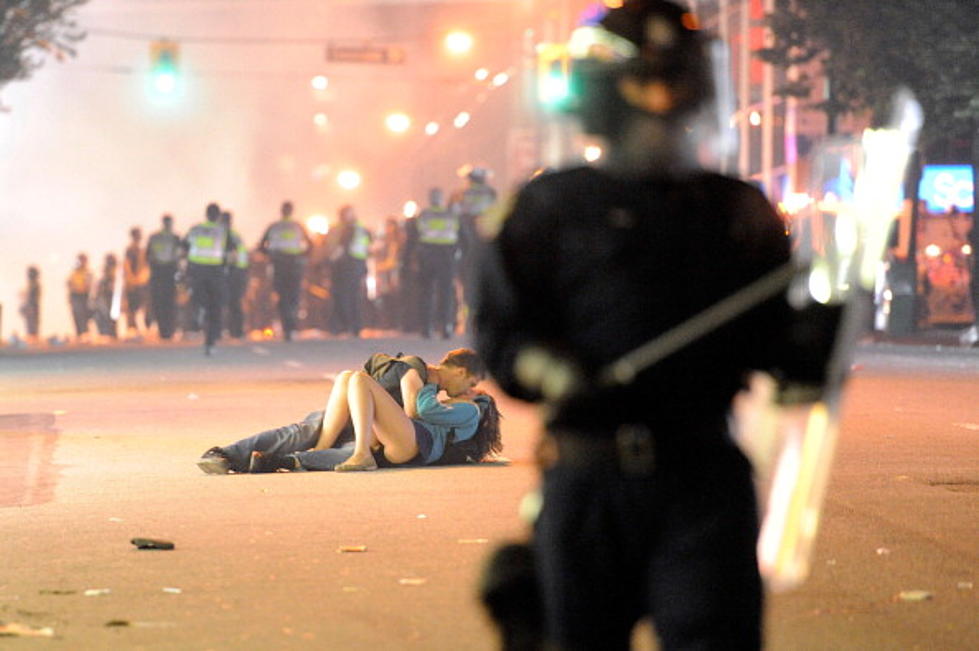 Vancouver Riots Kissing Photo Story Revealed!