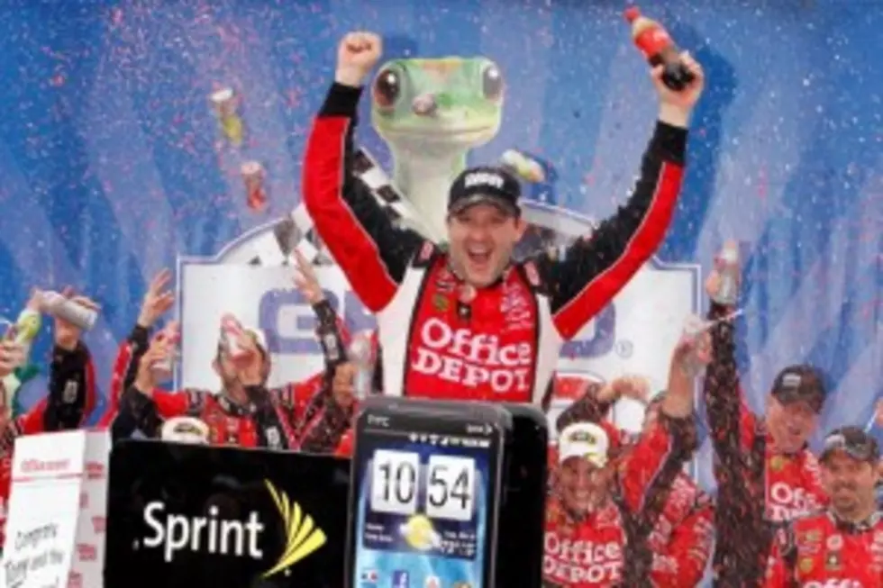 Tony Stewart Wins NASCAR Chase Opener [VIDEO]