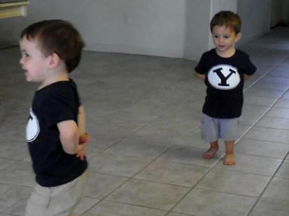 Twins Perform Adorable Jig to ‘Mexican Hat Dance’ [VIDEO]