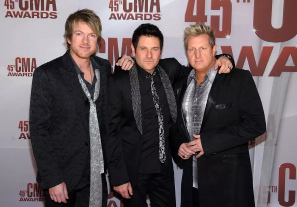 Rascal Flatts Seen &#8220;Tebowing&#8221; At Meet &#038; Greet