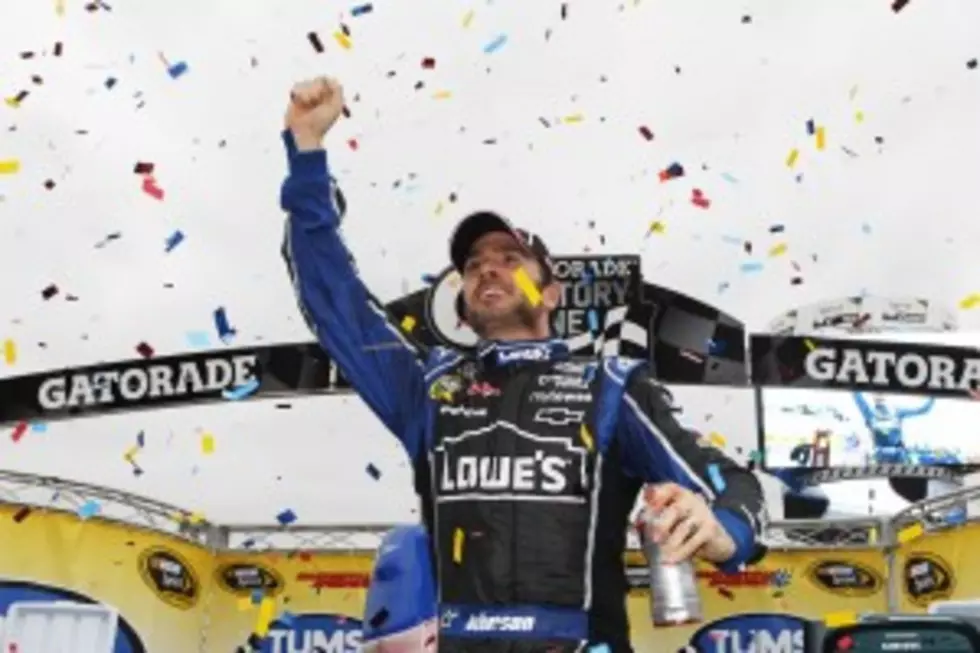 Jimmie Johnson Wins At Martinsville and Takes Points Lead [VIDEO]