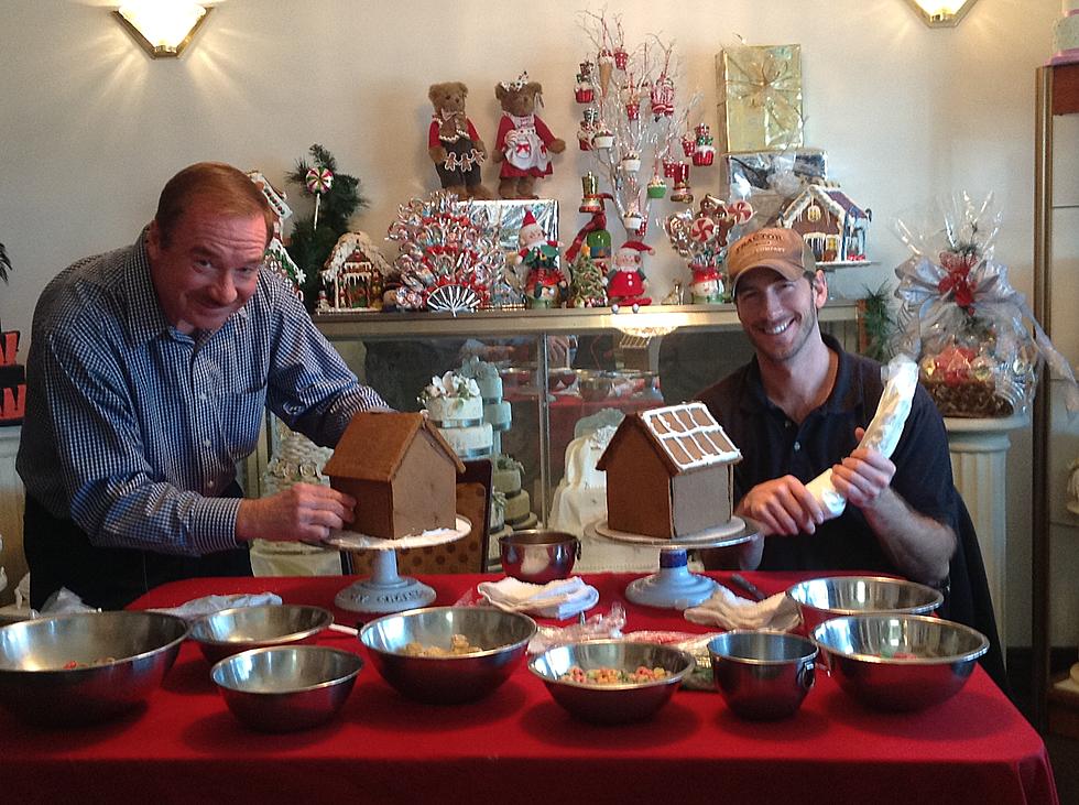 Clay and Dale Decorate Gingerbread Houses [VIDEO]