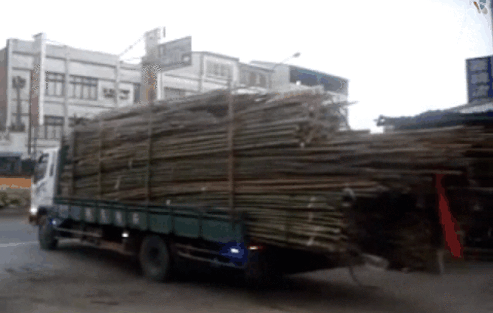 Here&#8217;s an Easy Way to Unload a Truck [VIDEO]