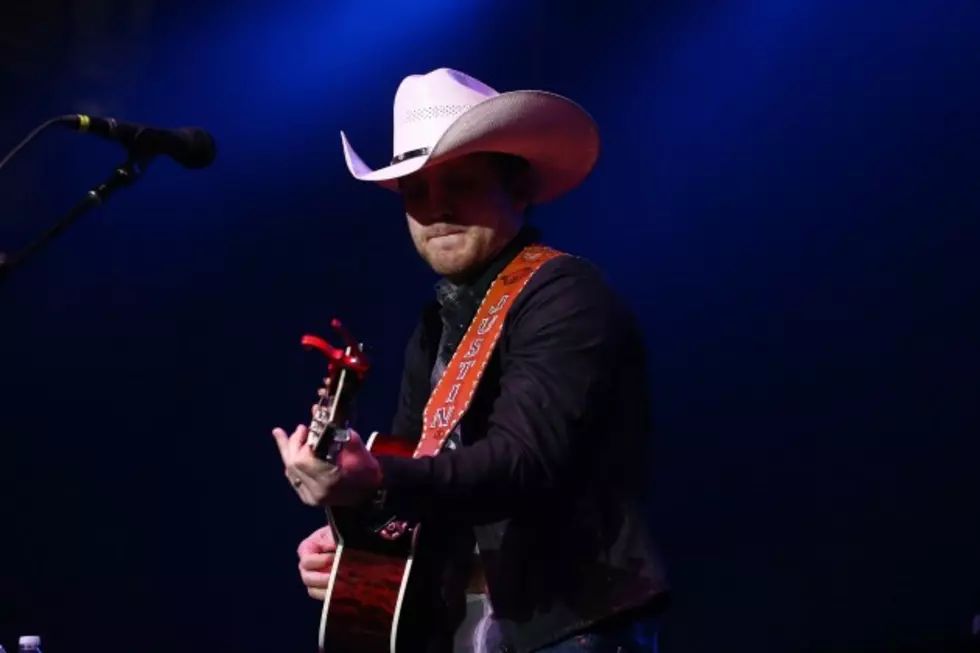 Justin Moore Proves His Life is Still &#8220;Normal&#8221; [PICTURE]