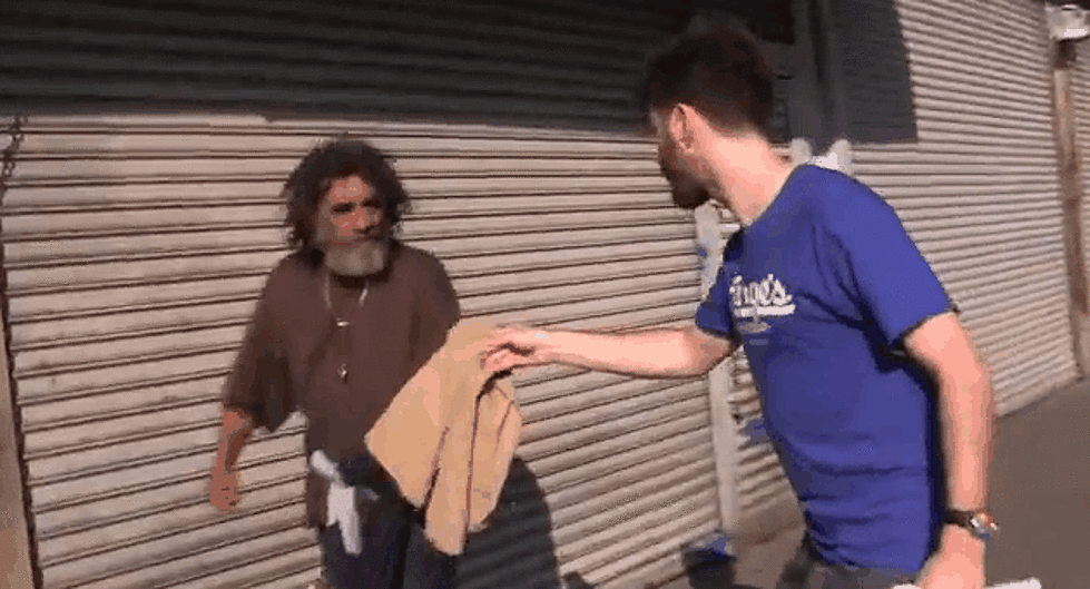 Man Gives Abercrombie &#038; Fitch Clothing To Homeless People [VIDEO]