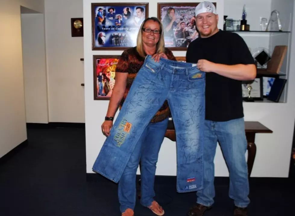 Lynn Witulski Is Taking Toby&#8217;s Jeans Home! [PICTURE]