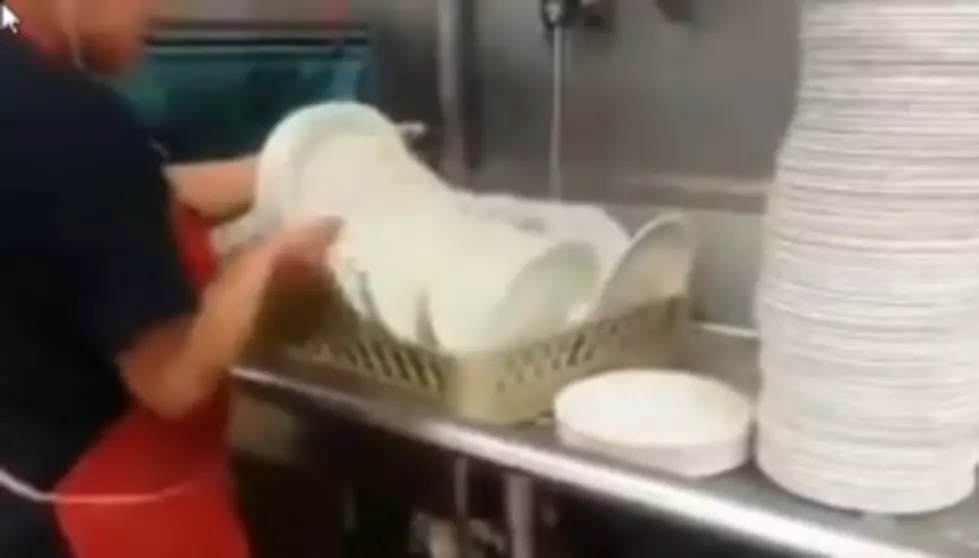 This Guy Is One Speedy Dishwasher