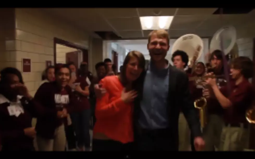 High School Teacher Gets Students To Help Him Propose To His Girlfriend [VIDEO]