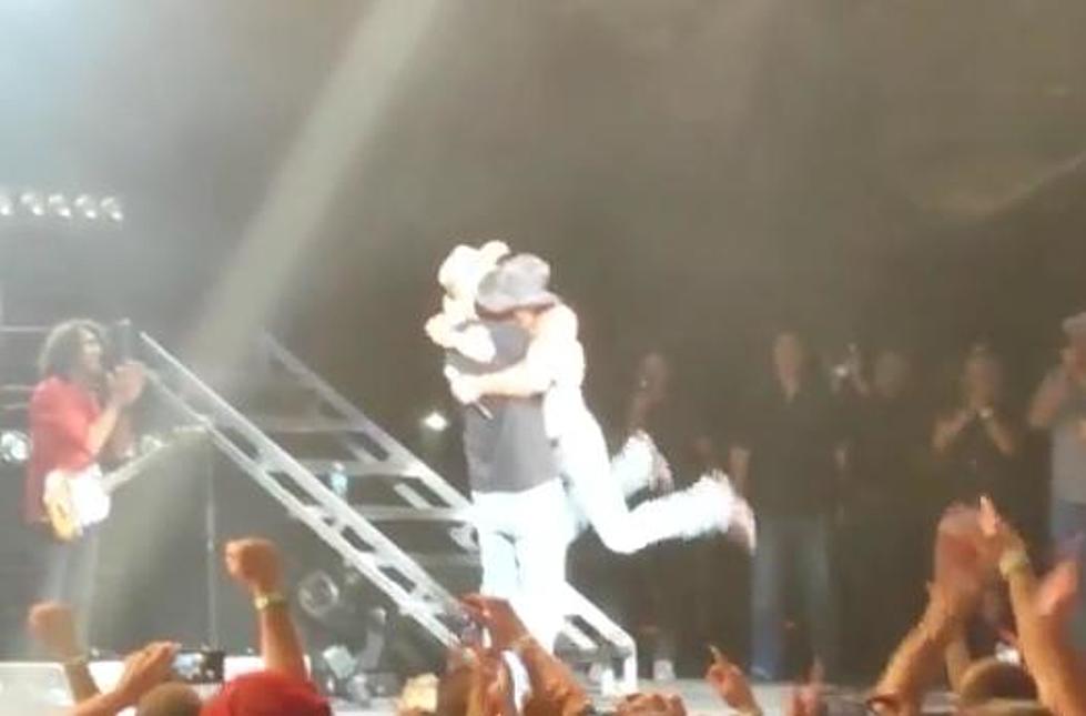 Jim Kelly Talked to Buffalo Last Night at Tim McGraw Concert [VIDEO]