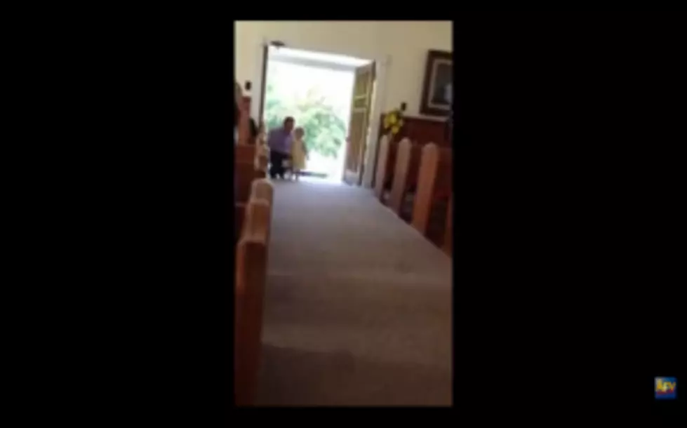 Dad Steps Up to Cover Flower Girl Duties When Daughter&#8217;s Nerves Get the Best of Her [VIDEO]