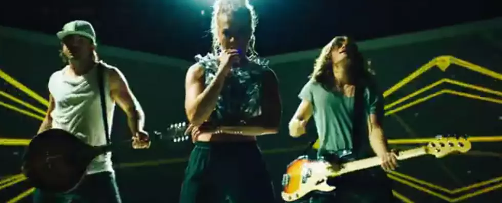 [LISTEN] [LYRICS] New The Band Perry Song &#8212; Live Forever