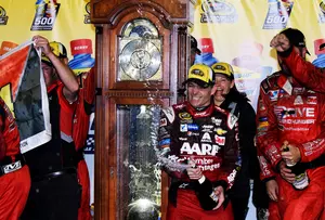 Jeff Gordon Wins For The Ninth Time At Martinsville