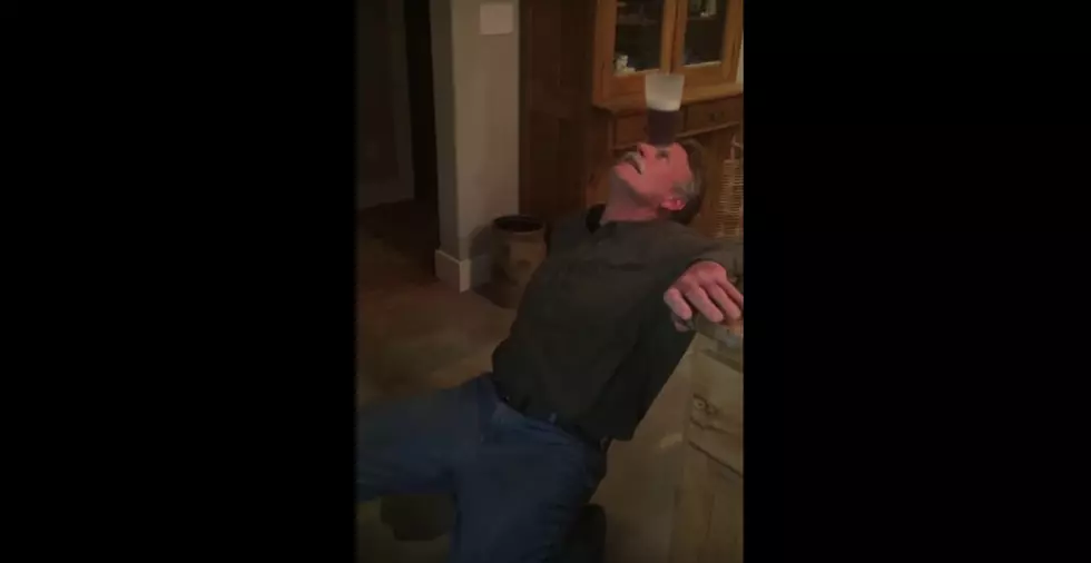 Beer Yoga &#8211; He Drinks A Beer Resting On His Head Without His Hands [VIDEO]