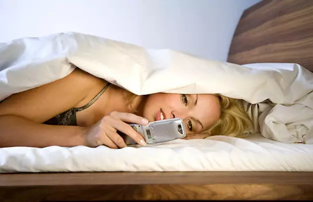 Don&#8217;t Sleep by Your Phone! Pillow Starts on Fire From Cell Phone [VIDEO]