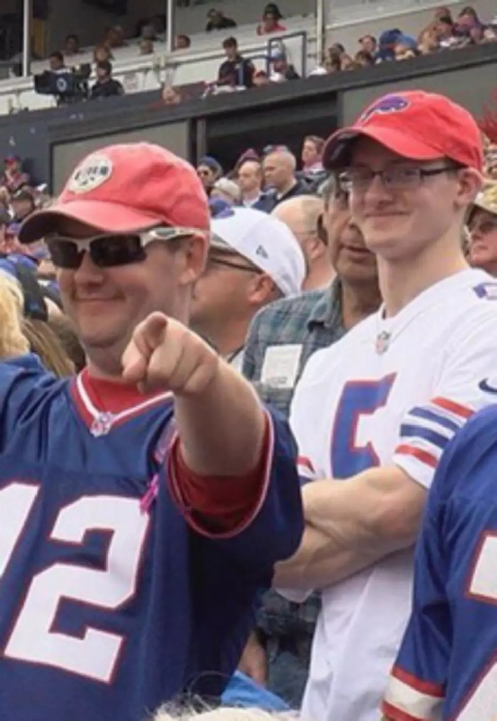 Guy At Buffalo Bills Game Holds Sign + Announces He Wants A Divorce [PICTURE]